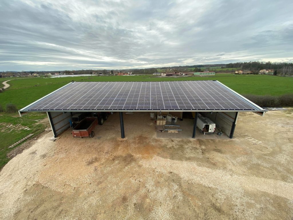 Bâtiment solaire agricole dans le 21